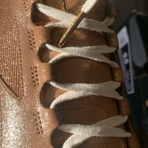 Under Armor shoes - Picture 4 of 5